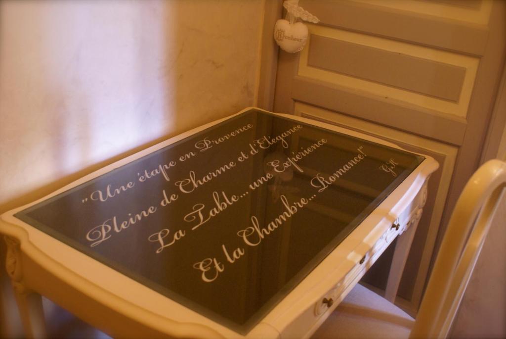 Hotel Le Crillon Murs  Zimmer foto
